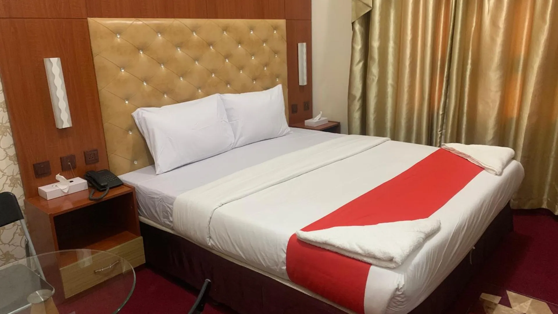 Parasol Hotel Dubai